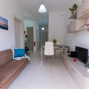 Seaside Cosy Maisonette @ - 2 Mins Walk From Sea Apartment Marsaskala